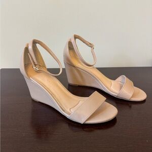 Kelly & Katie Cebi Wedge Sandal sz 7.5
